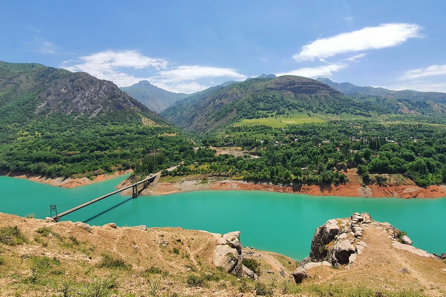 Amirsoy — mountain lake scenery